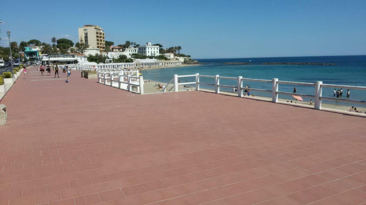 La Tana Nel Vicolo Apartamento Santa Marinella Exterior foto
